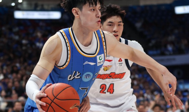 bob半岛体育官方入口-北京逆转广东总分2-1晋级！周琦18+8+4帽曾凡博14分 下轮战上海